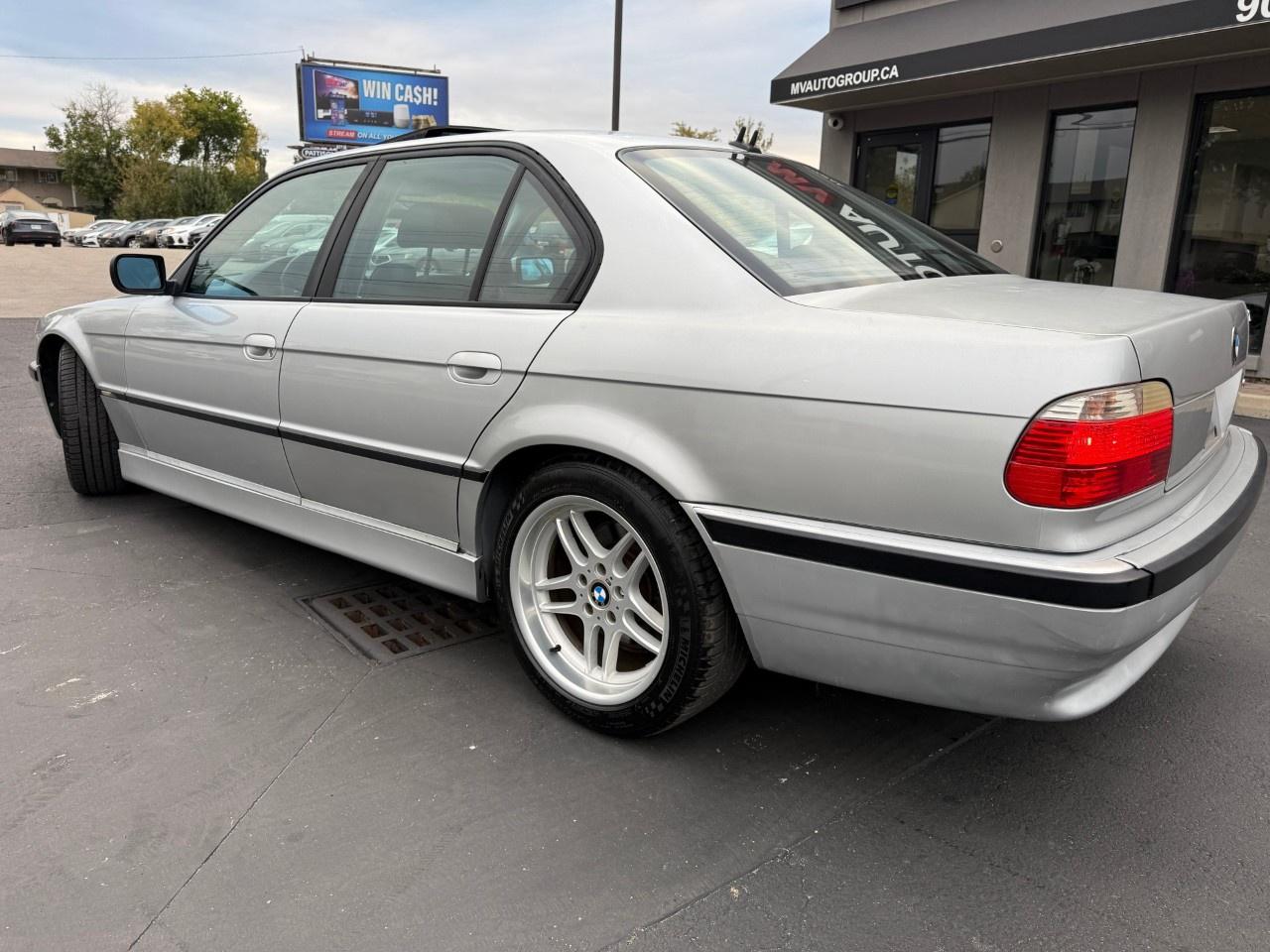 2001 BMW 7 Series 740iA 4dr Sdn Photo