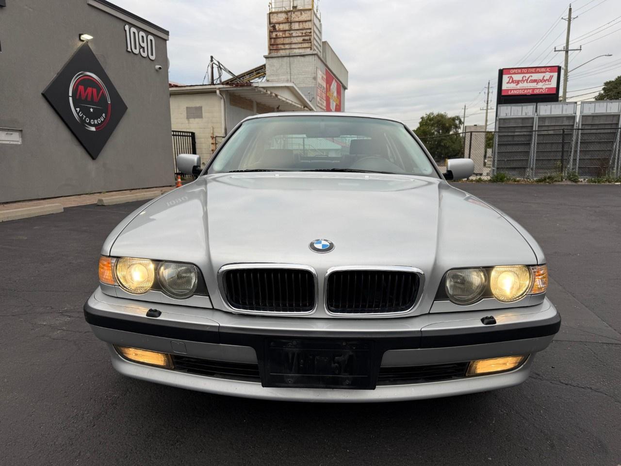 2001 BMW 7 Series 740iA 4dr Sdn Photo