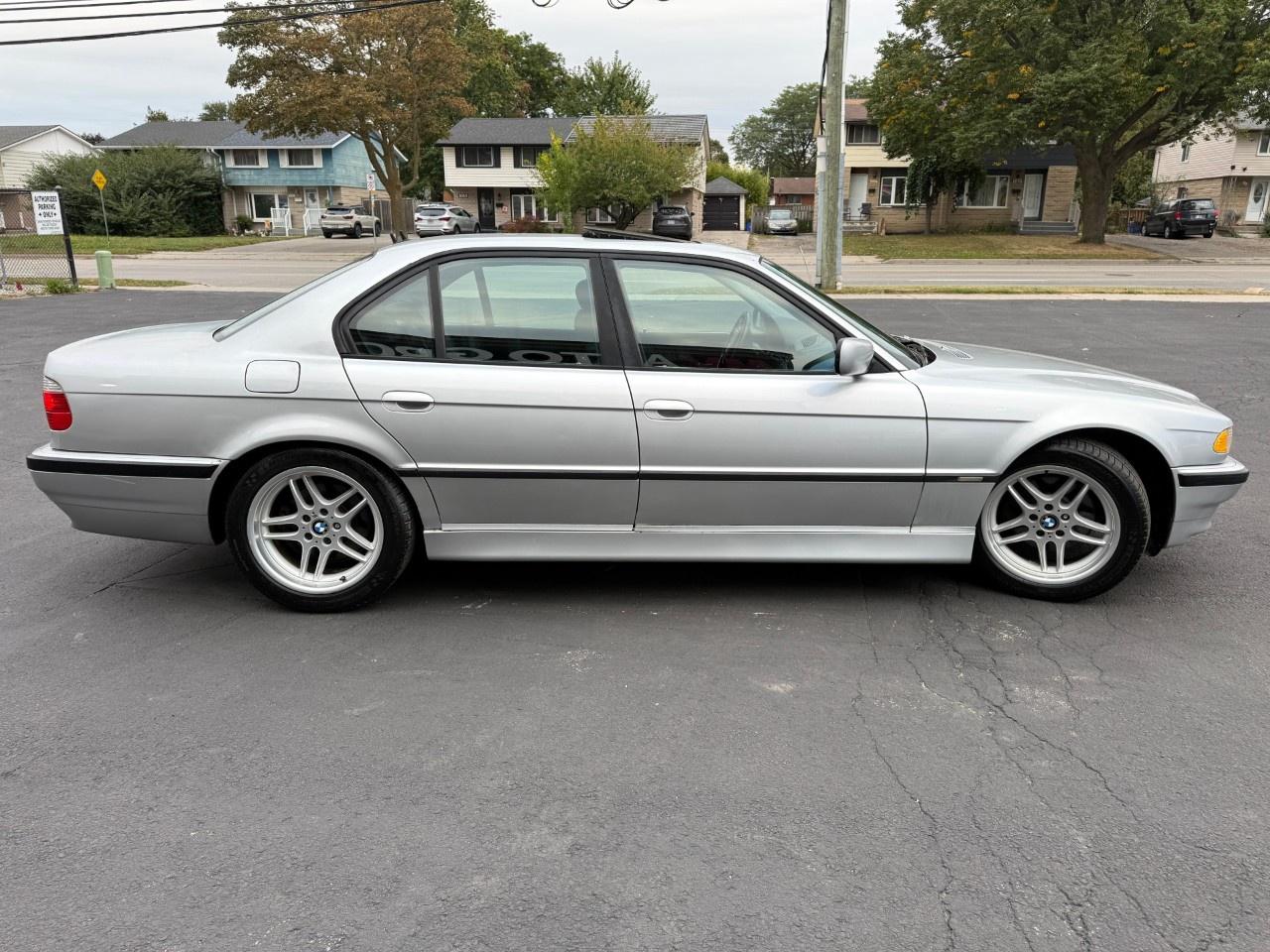 2001 BMW 7 Series 740iA 4dr Sdn Photo