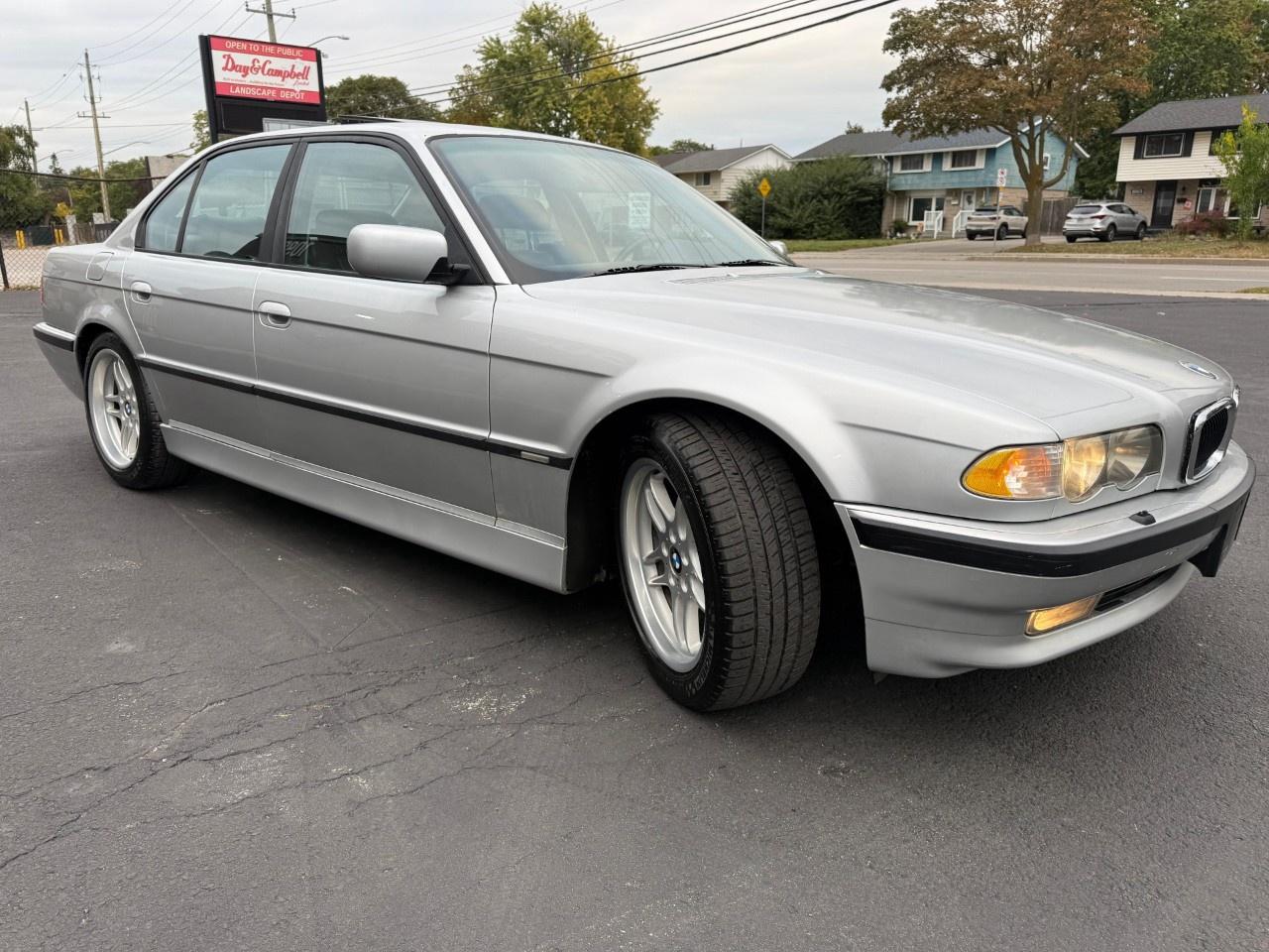2001 BMW 7 Series 740iA 4dr Sdn Photo