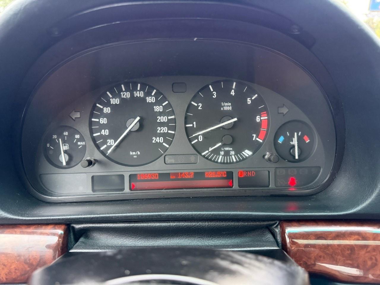 2001 BMW 7 Series 740iA 4dr Sdn Photo