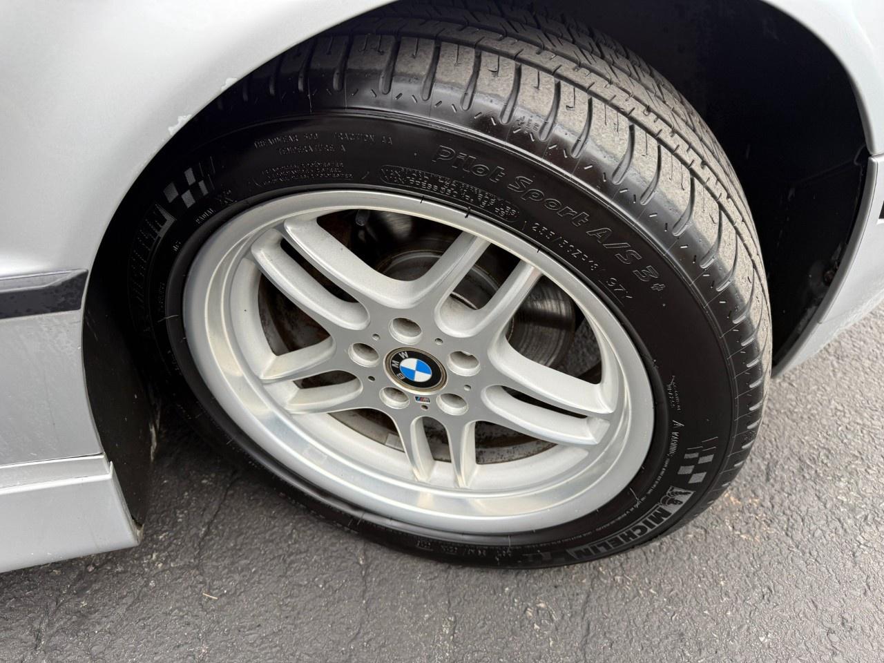 2001 BMW 7 Series 740iA 4dr Sdn Photo