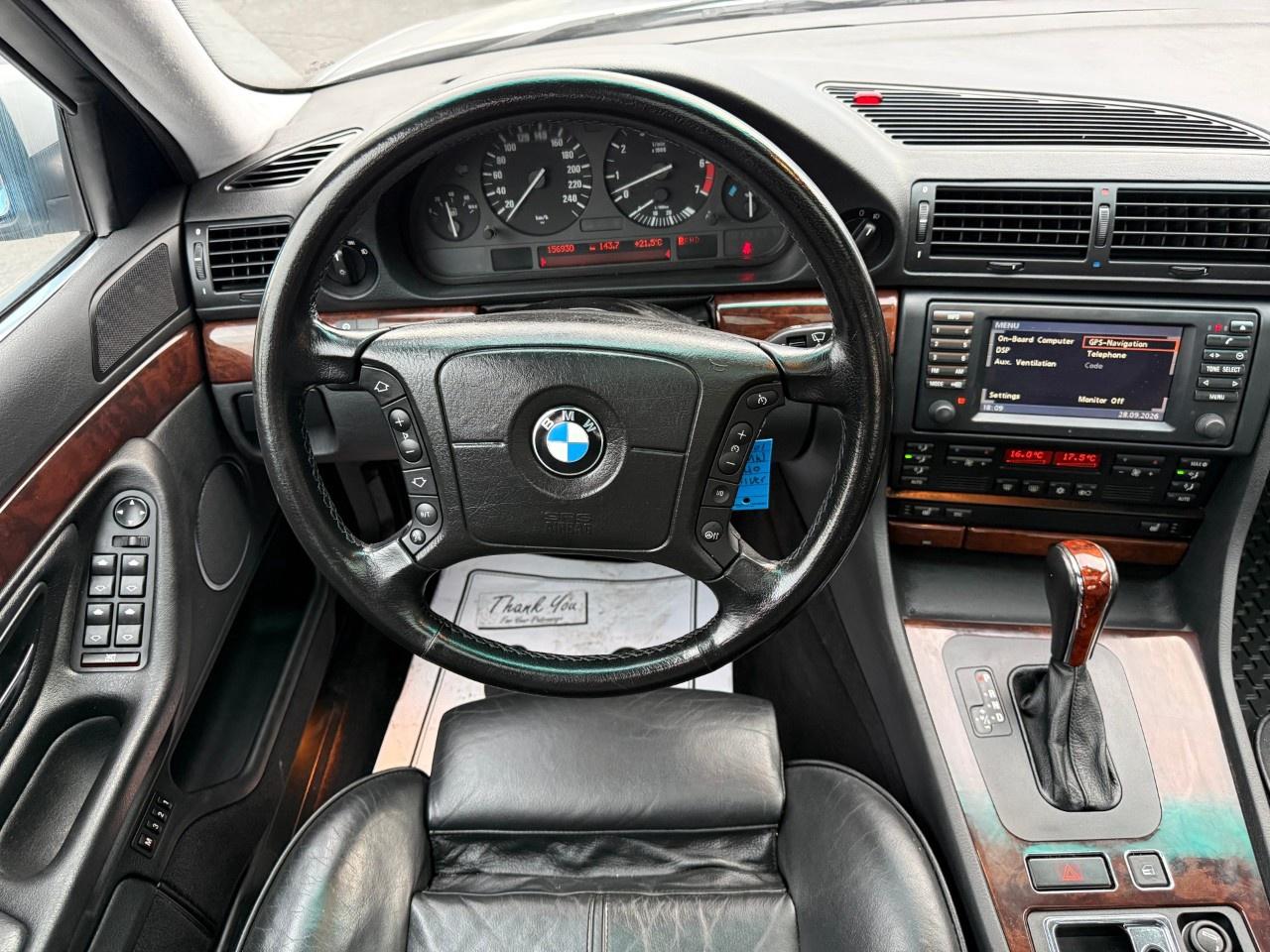 2001 BMW 7 Series 740iA 4dr Sdn Photo