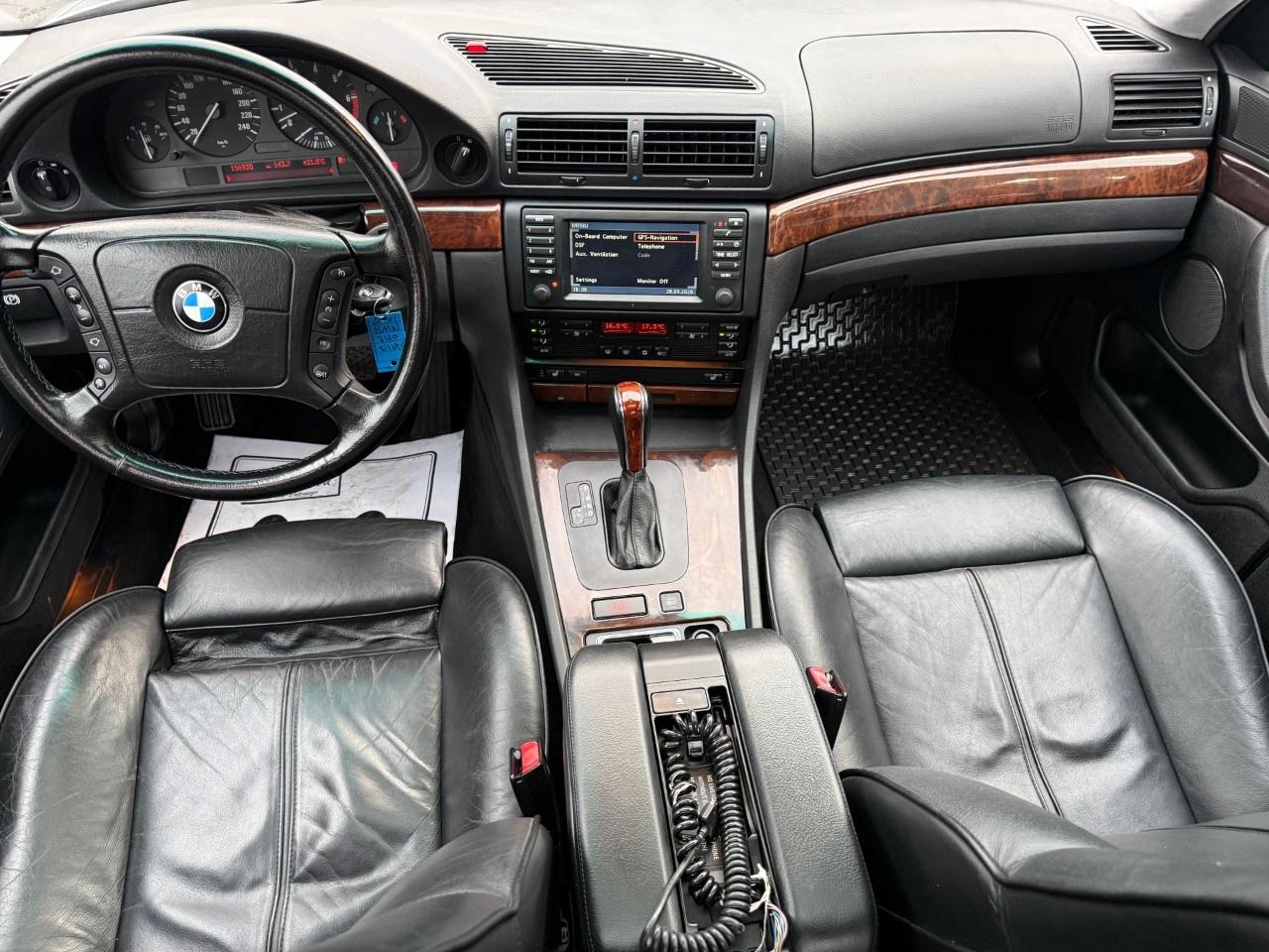 2001 BMW 7 Series 740iA 4dr Sdn Photo