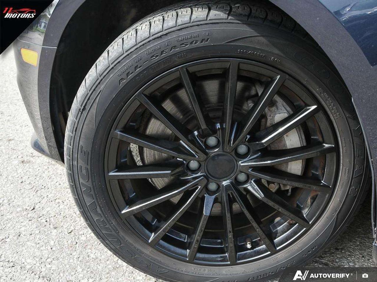 2017 Audi A4 4dr Sdn Komfort quattro   MANUAL Photo