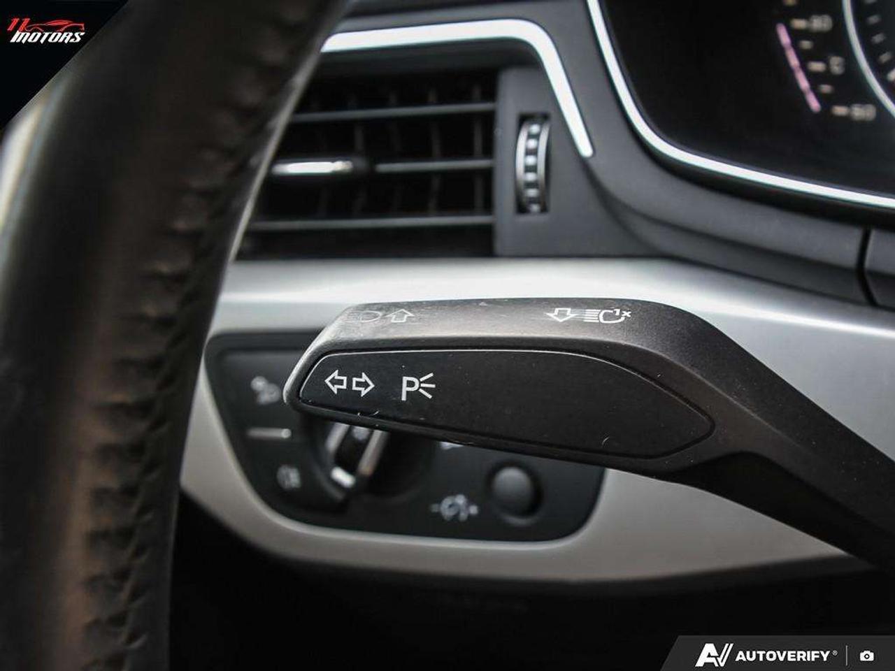 2017 Audi A4 4dr Sdn Komfort quattro   MANUAL Photo