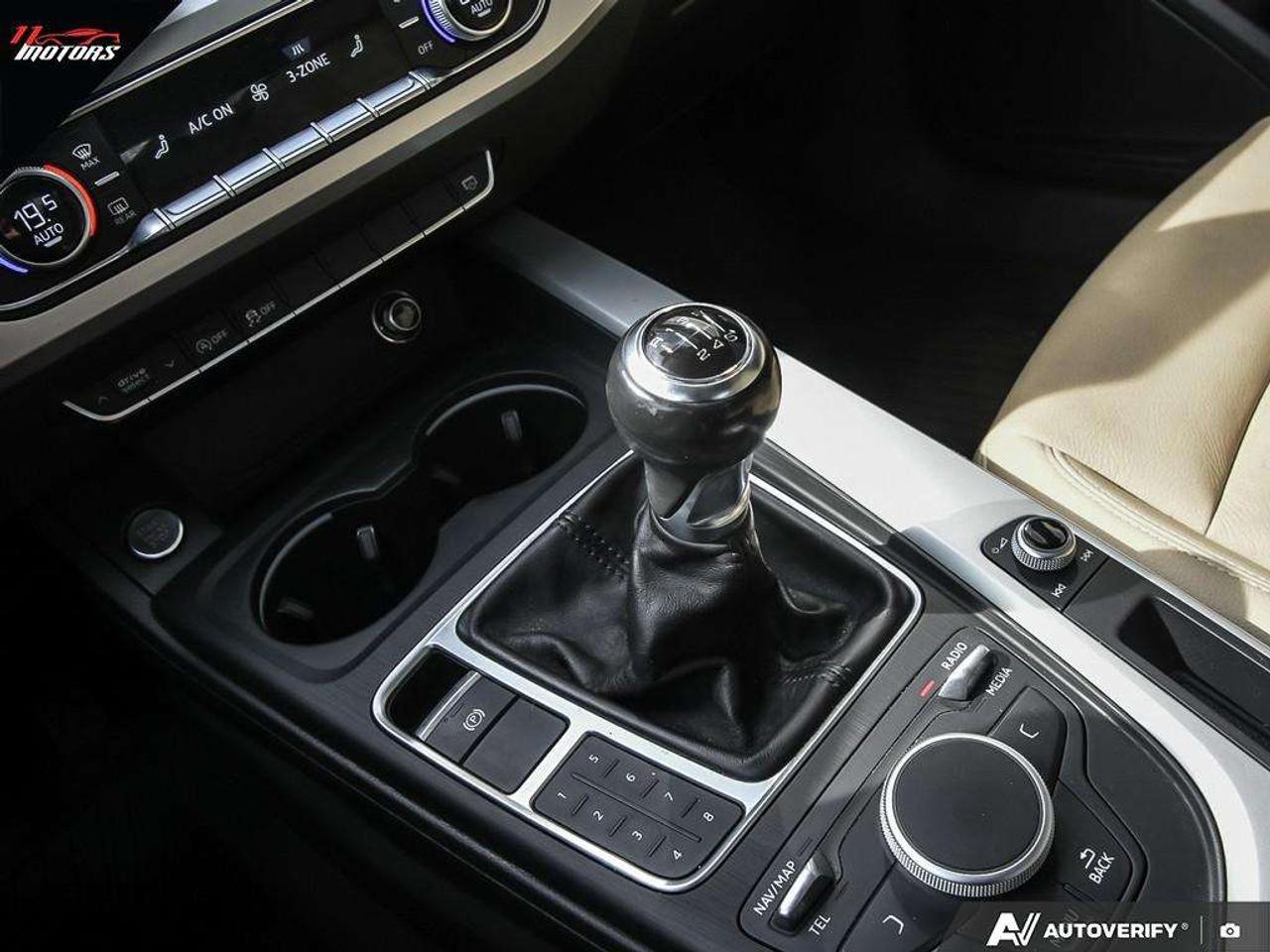 2017 Audi A4 4dr Sdn Komfort quattro   MANUAL Photo