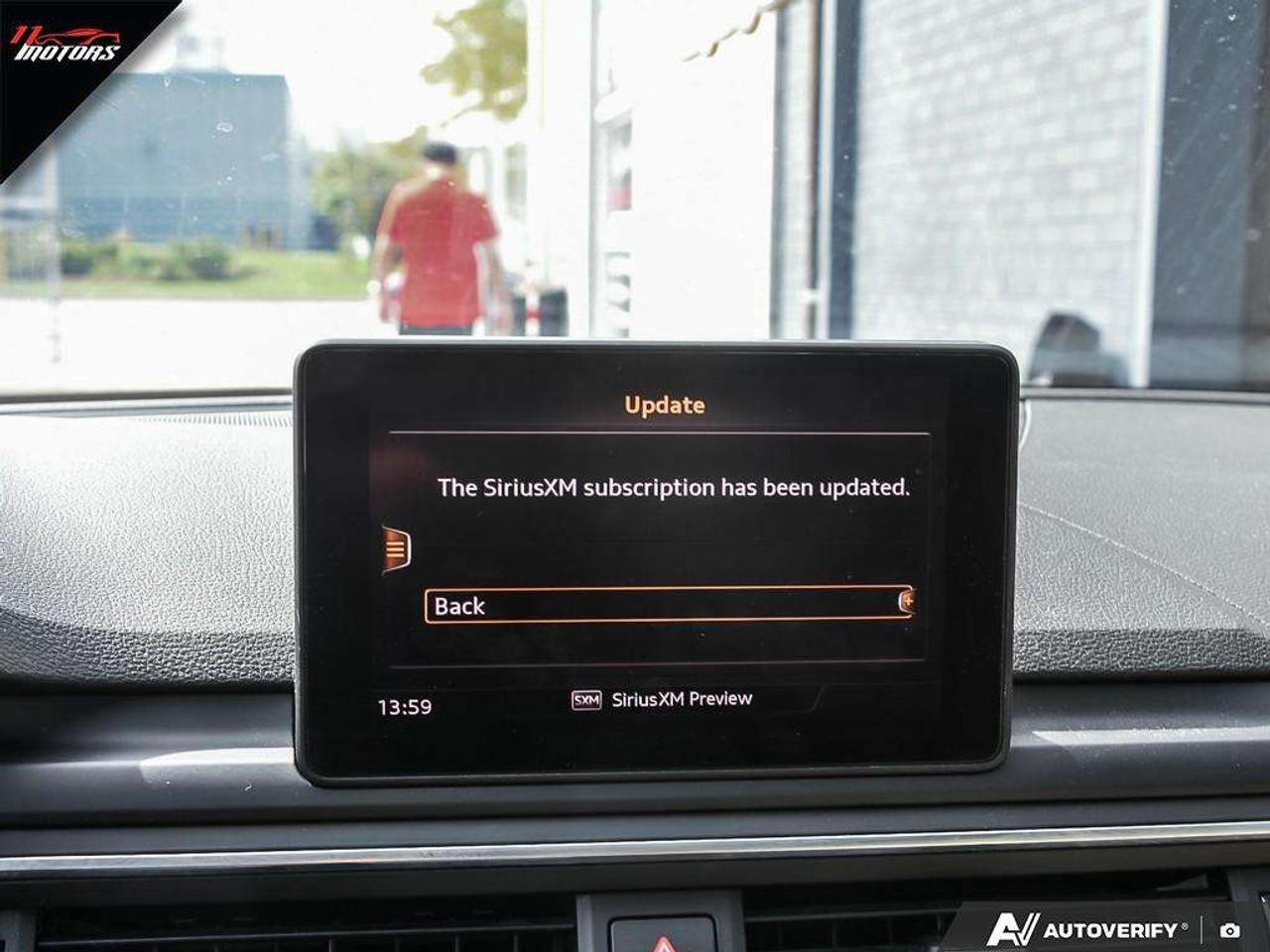2017 Audi A4 4dr Sdn Komfort quattro   MANUAL Photo