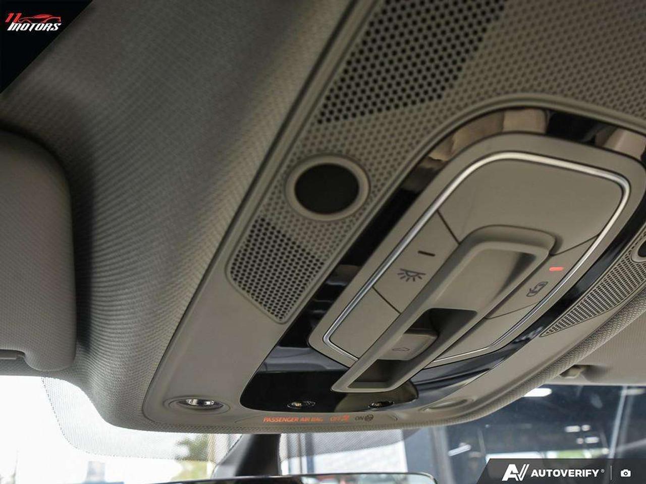 2017 Audi A4 4dr Sdn Komfort quattro   MANUAL Photo