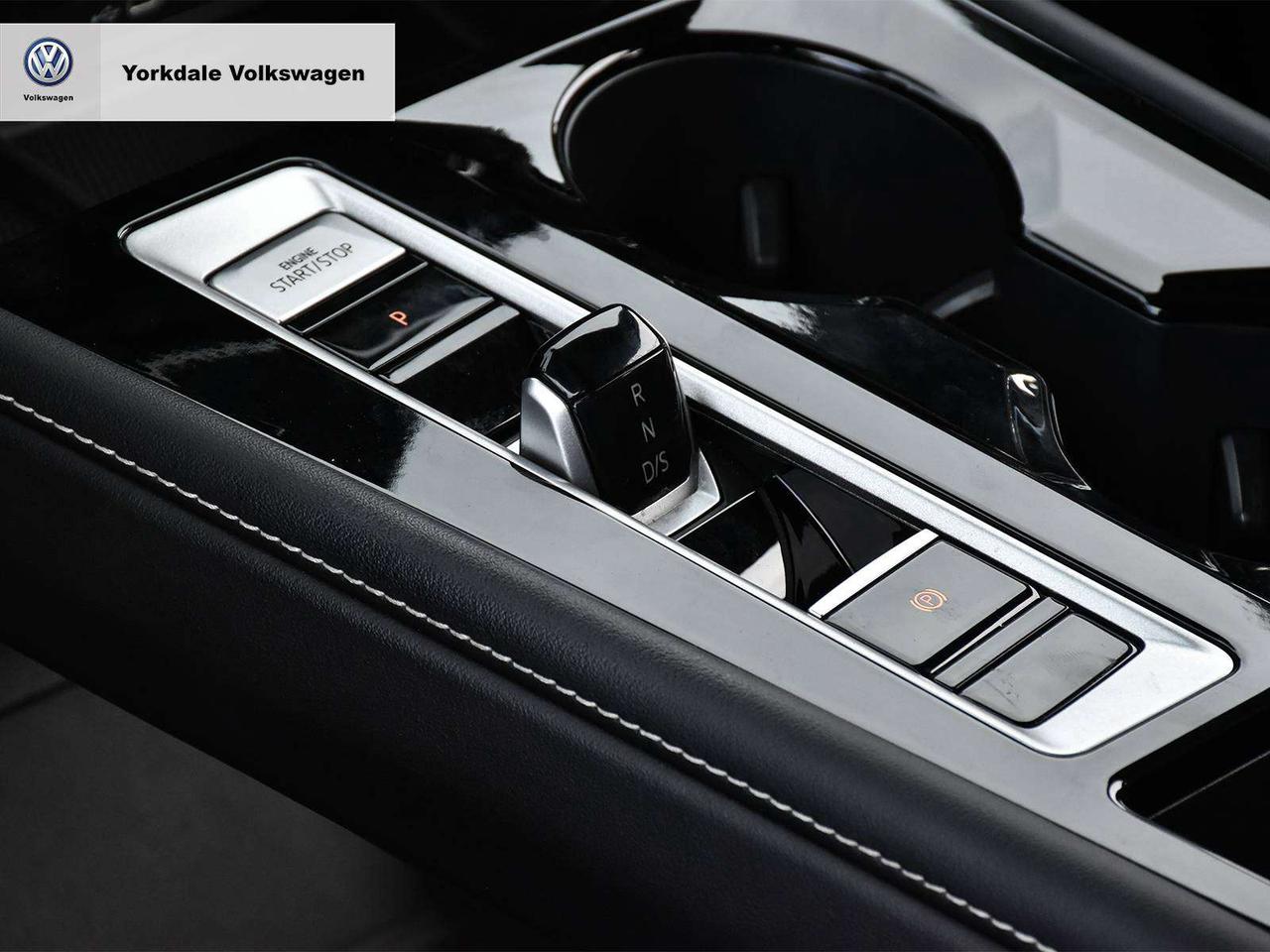 2024 Volkswagen Atlas EXECLINE Photo