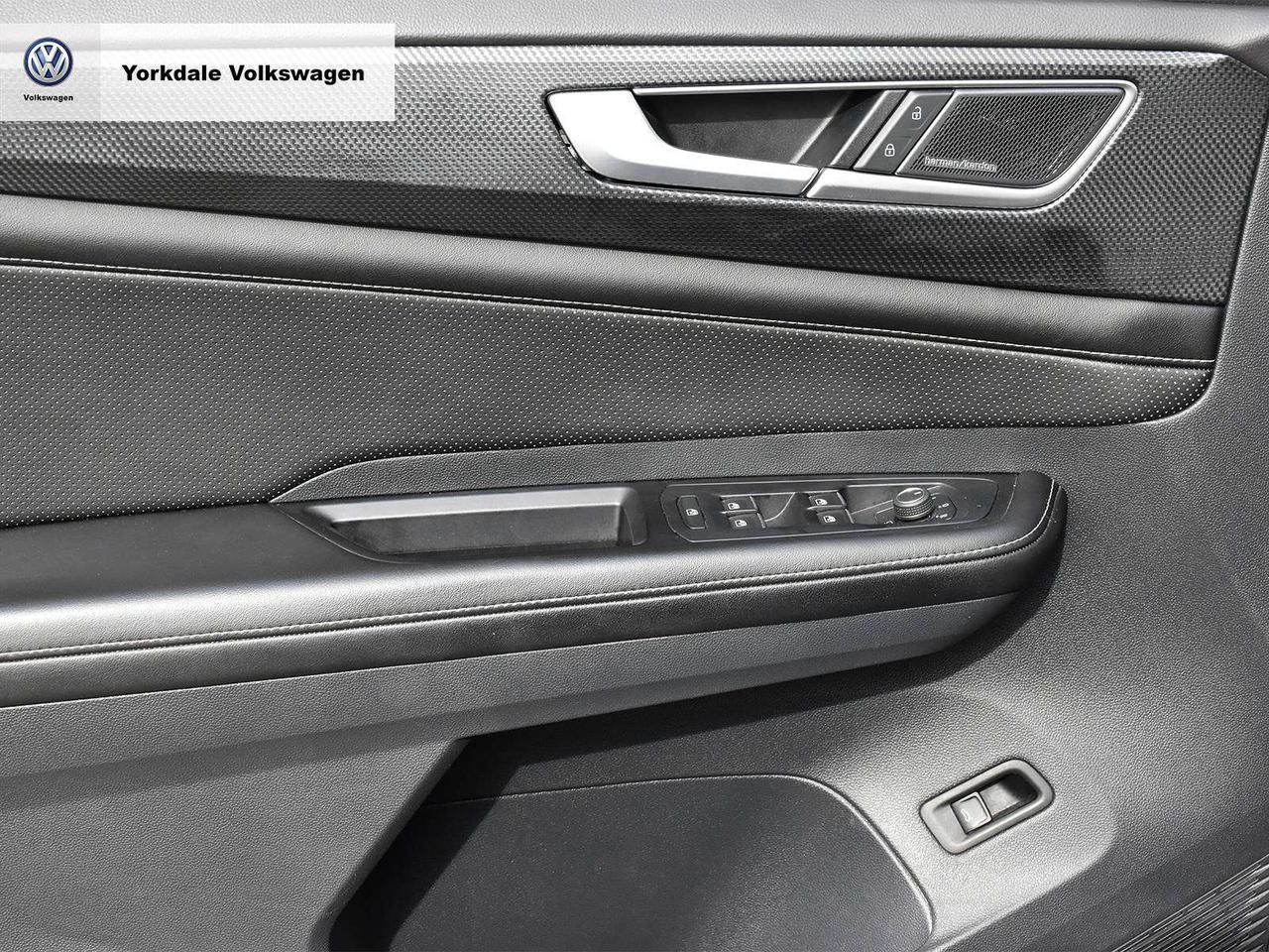 2024 Volkswagen Atlas EXECLINE Photo