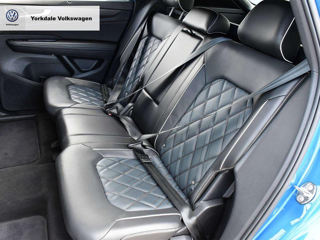 2024 Volkswagen Atlas EXECLINE Photo