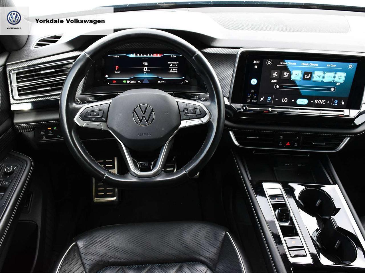 2024 Volkswagen Atlas EXECLINE Photo