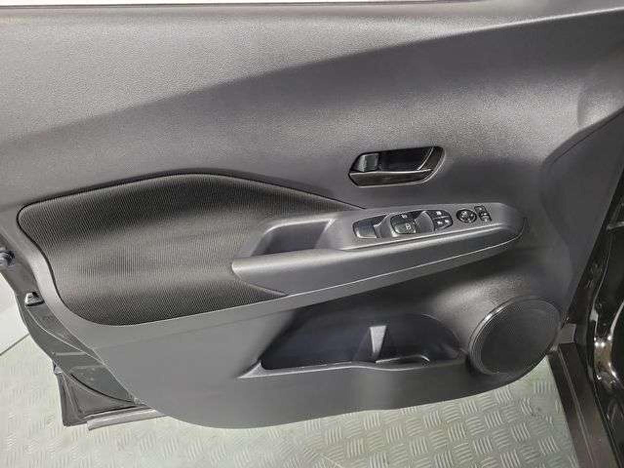 2024 Nissan Kicks S, Back Up Cam, Bluetooth! Photo