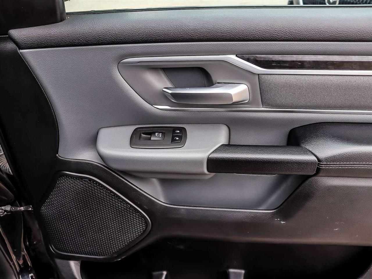 2021 RAM 1500 BIG HORN   STARTER   ALLOYS   6 SEATER   BLUETOOTH Photo
