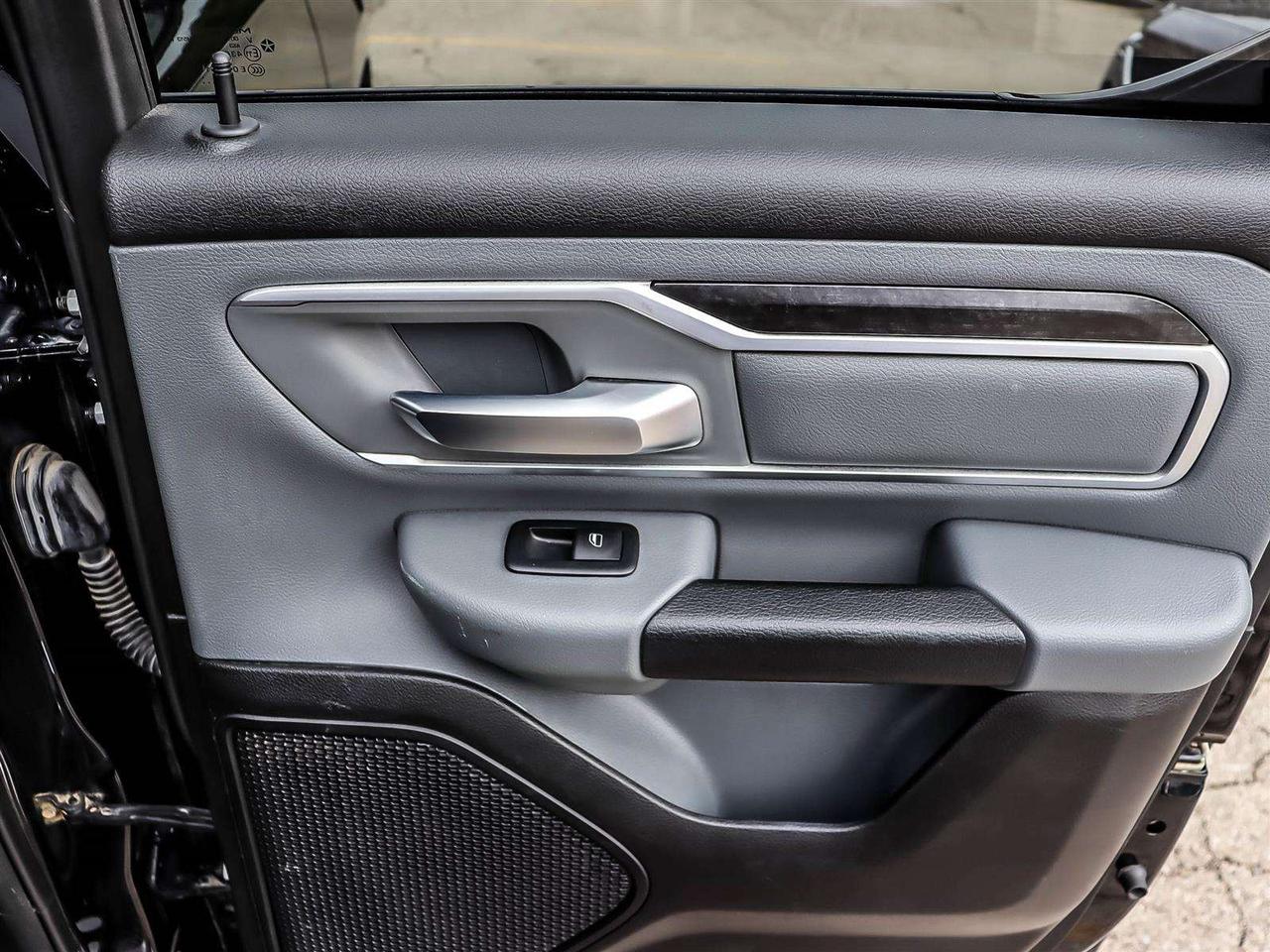 2021 RAM 1500 BIG HORN   STARTER   ALLOYS   6 SEATER   BLUETOOTH Photo