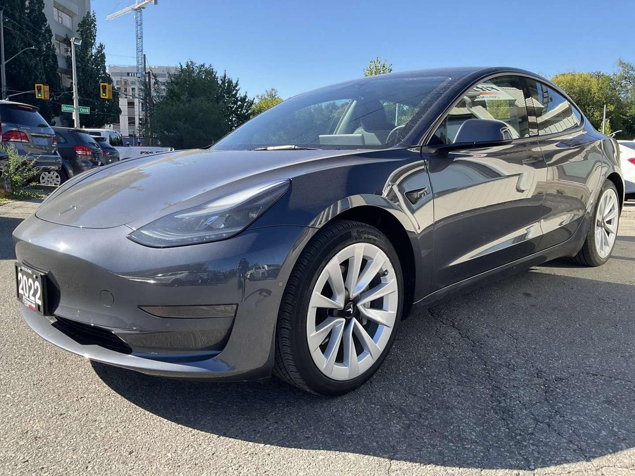 2022 Tesla Model 3 Standard Range - LEATHER! NAV! CAMERAS! EV RATES! Photo