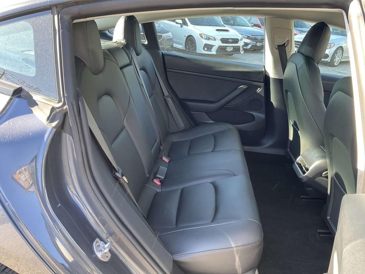 2022 Tesla Model 3 Standard Range - LEATHER! NAV! CAMERAS! EV RATES! Photo