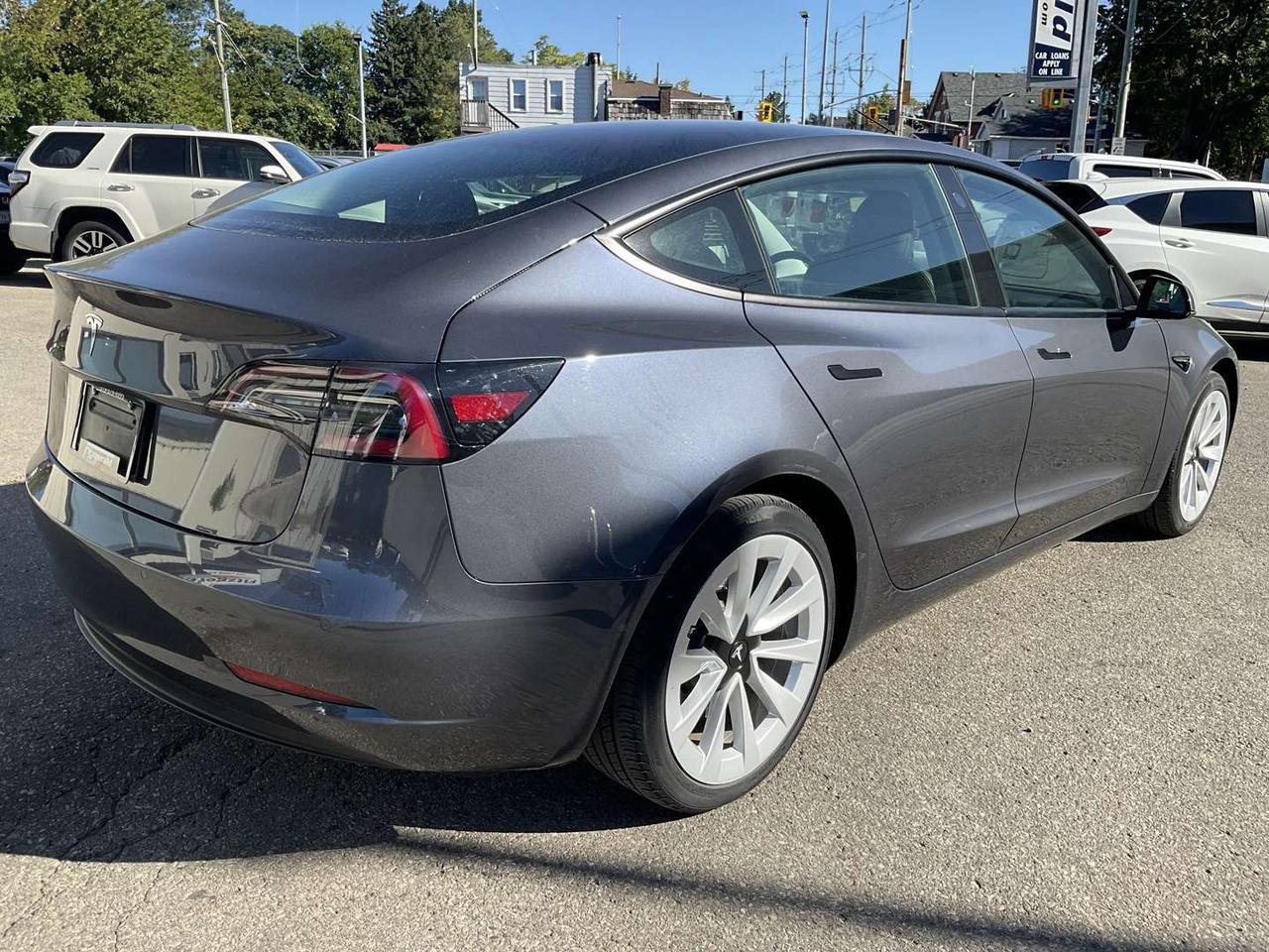 2022 Tesla Model 3 Standard Range - LEATHER! NAV! CAMERAS! EV RATES! Photo