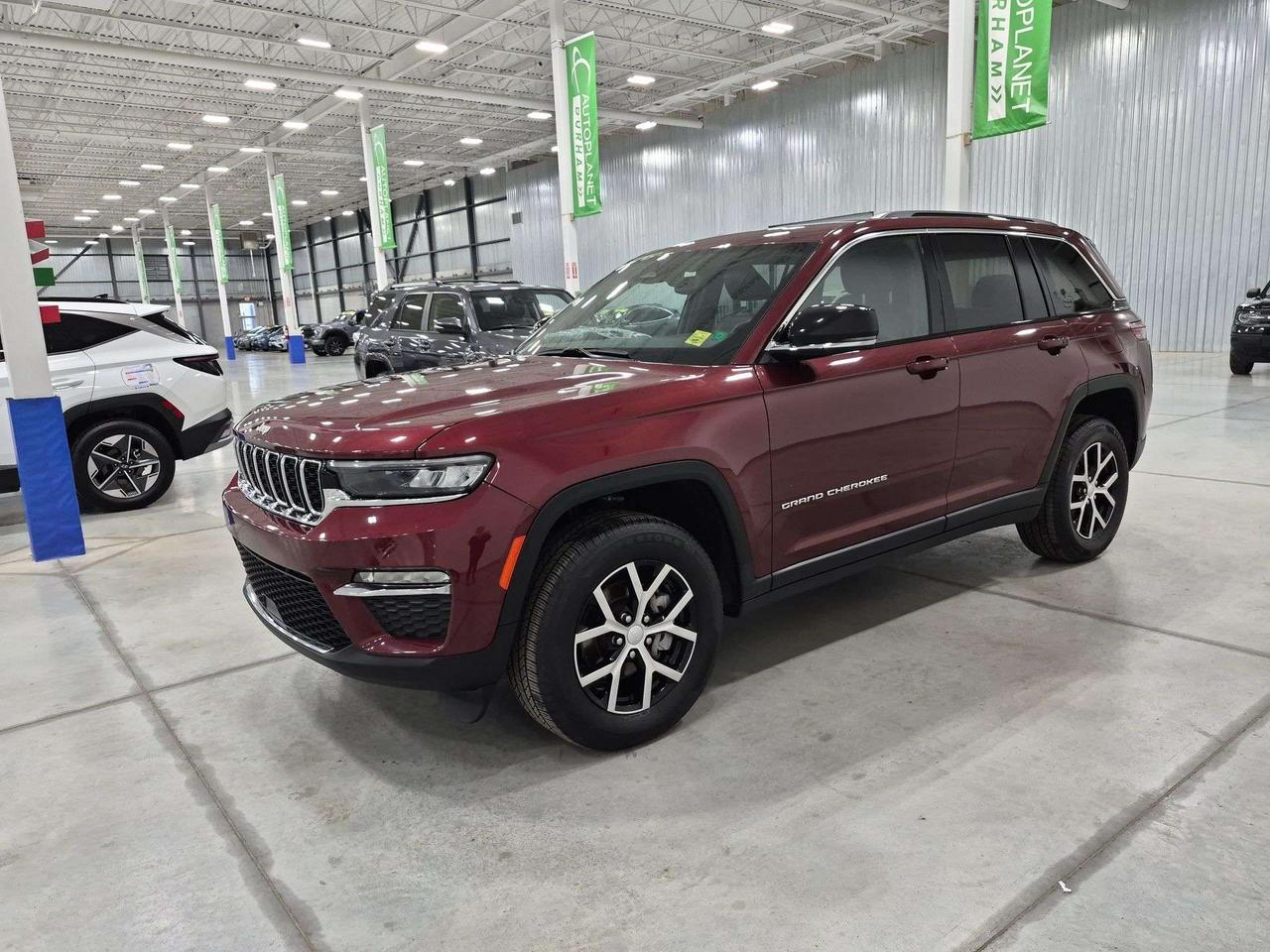 2024 Jeep Grand Cherokee Limited 4x4, Back Up Cam, Navi, Heated Seats! Photo