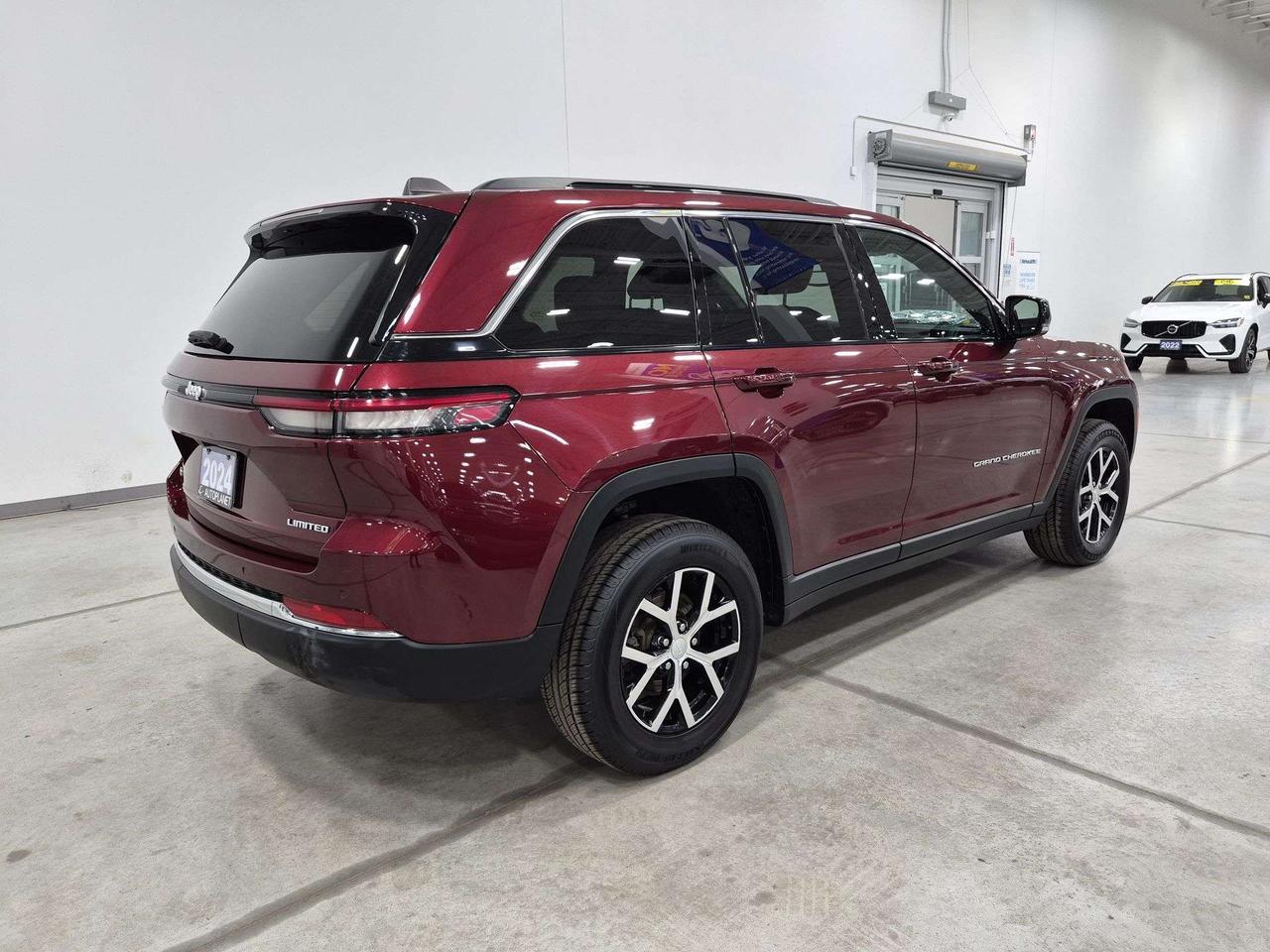 2024 Jeep Grand Cherokee Limited 4x4, Back Up Cam, Navi, Heated Seats! Photo