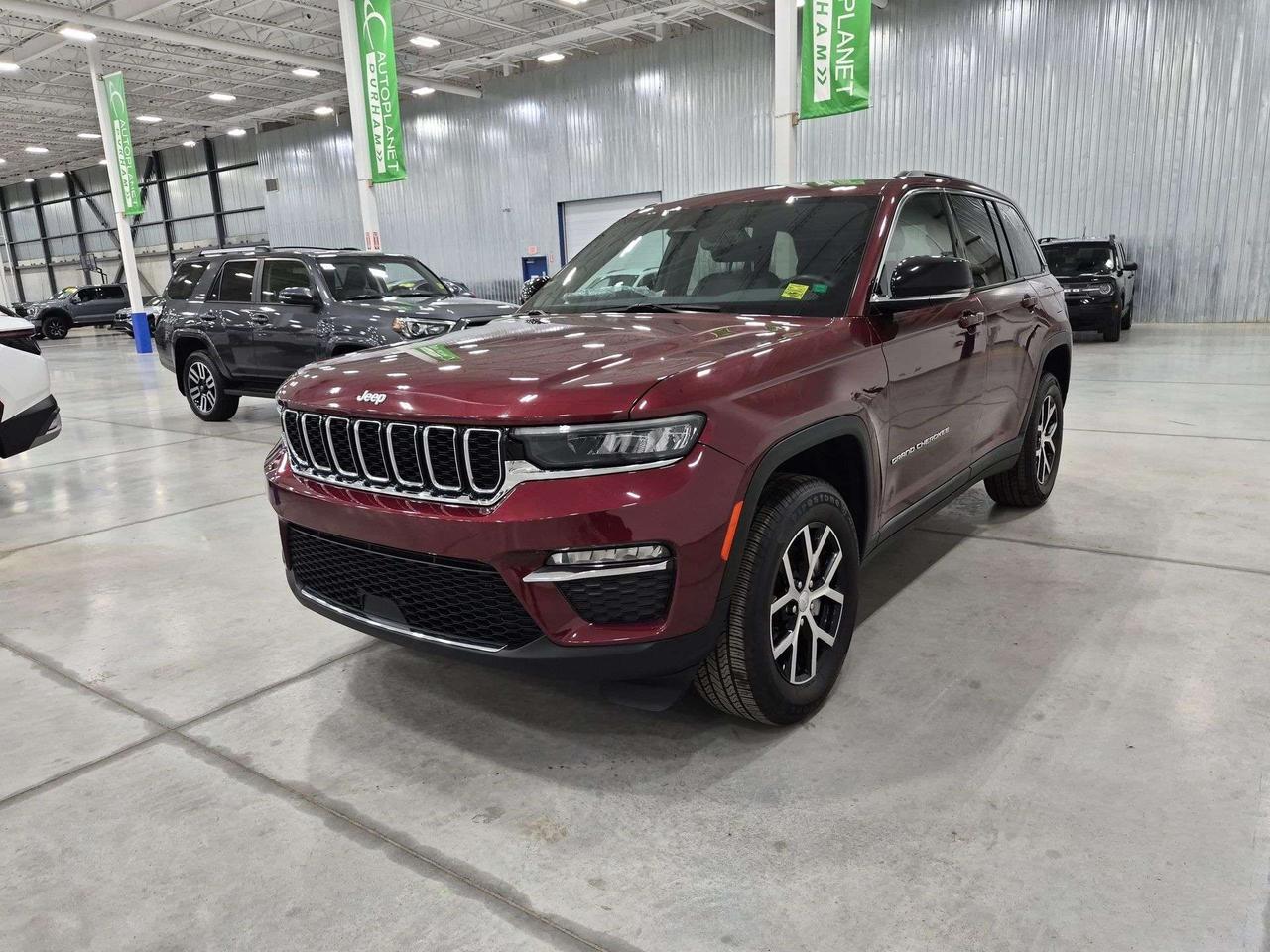 2024 Jeep Grand Cherokee Limited 4x4, Back Up Cam, Navi, Heated Seats! Photo