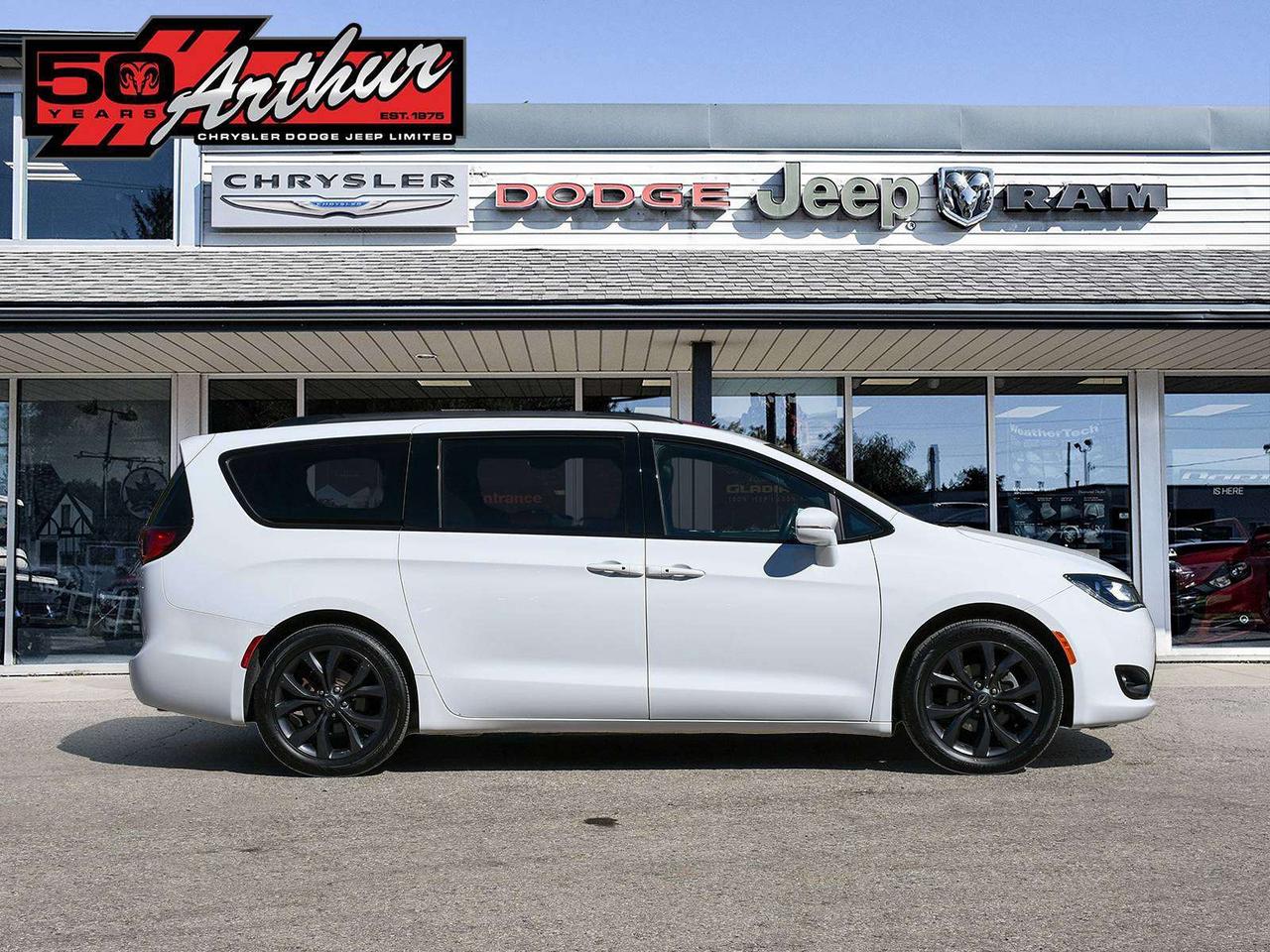 2020 Chrysler Pacifica LIMITED "S" APPEARANCE PACKAGE Photo