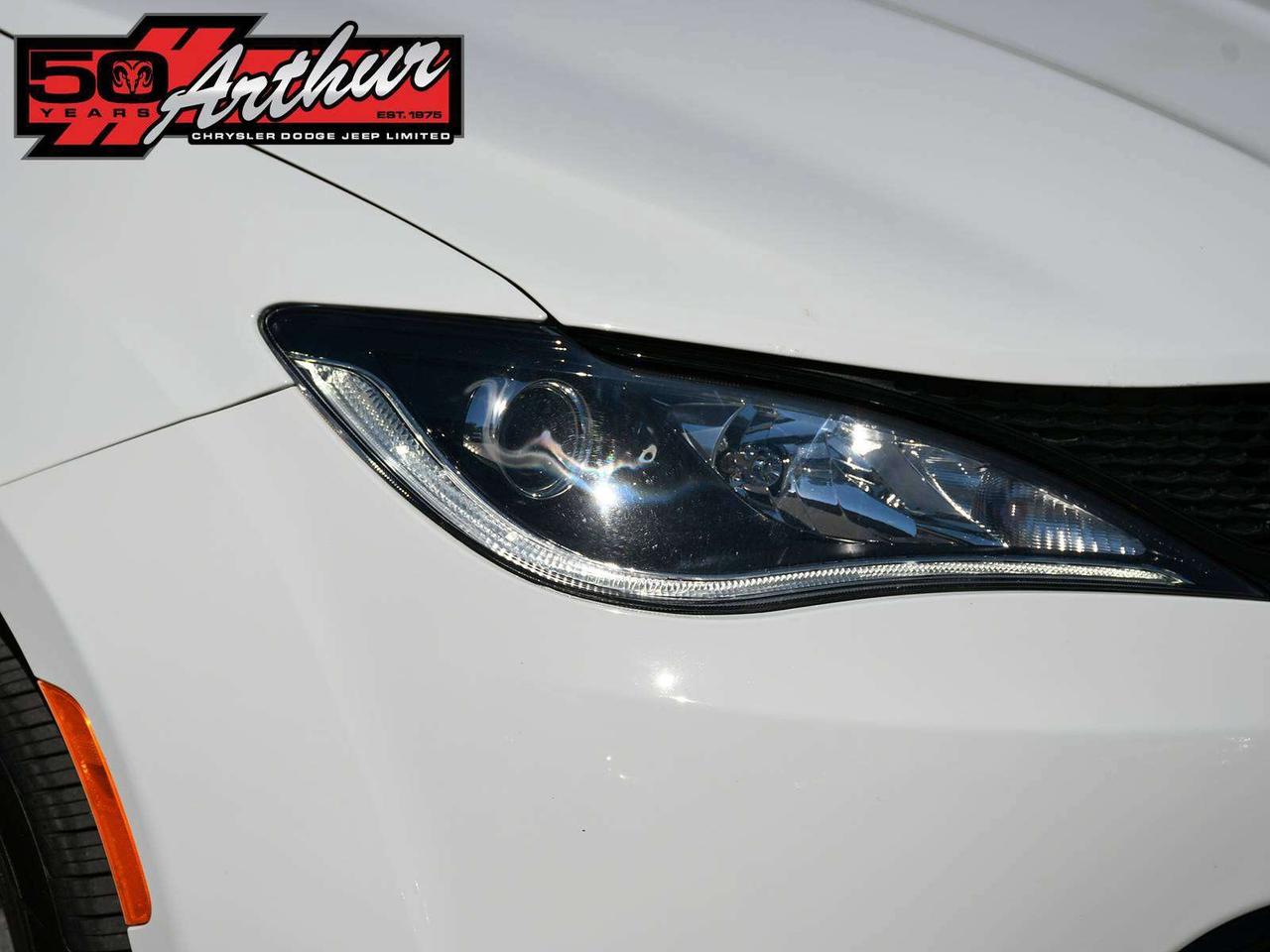 2020 Chrysler Pacifica LIMITED "S" APPEARANCE PACKAGE Photo