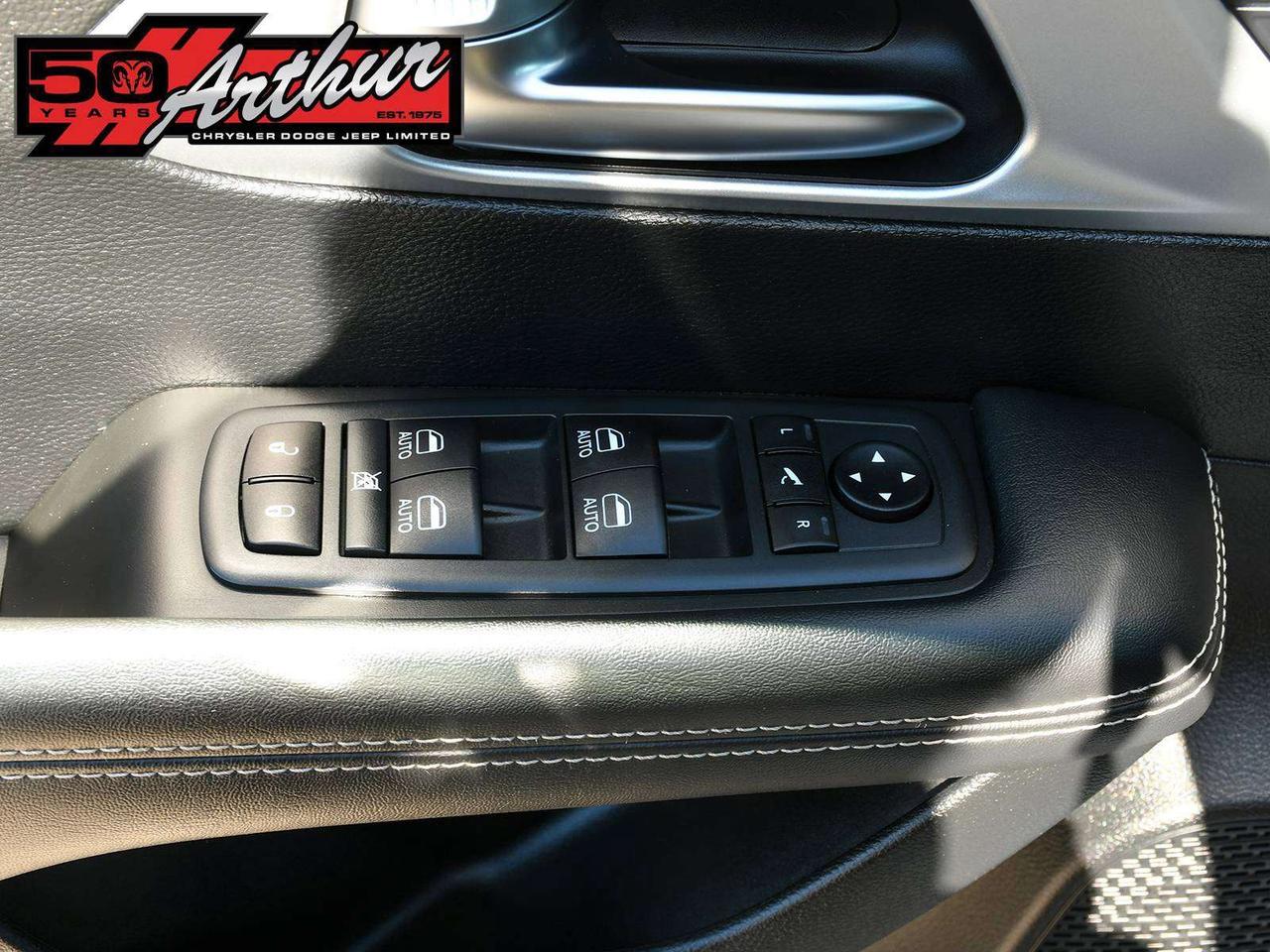 2020 Chrysler Pacifica LIMITED "S" APPEARANCE PACKAGE Photo