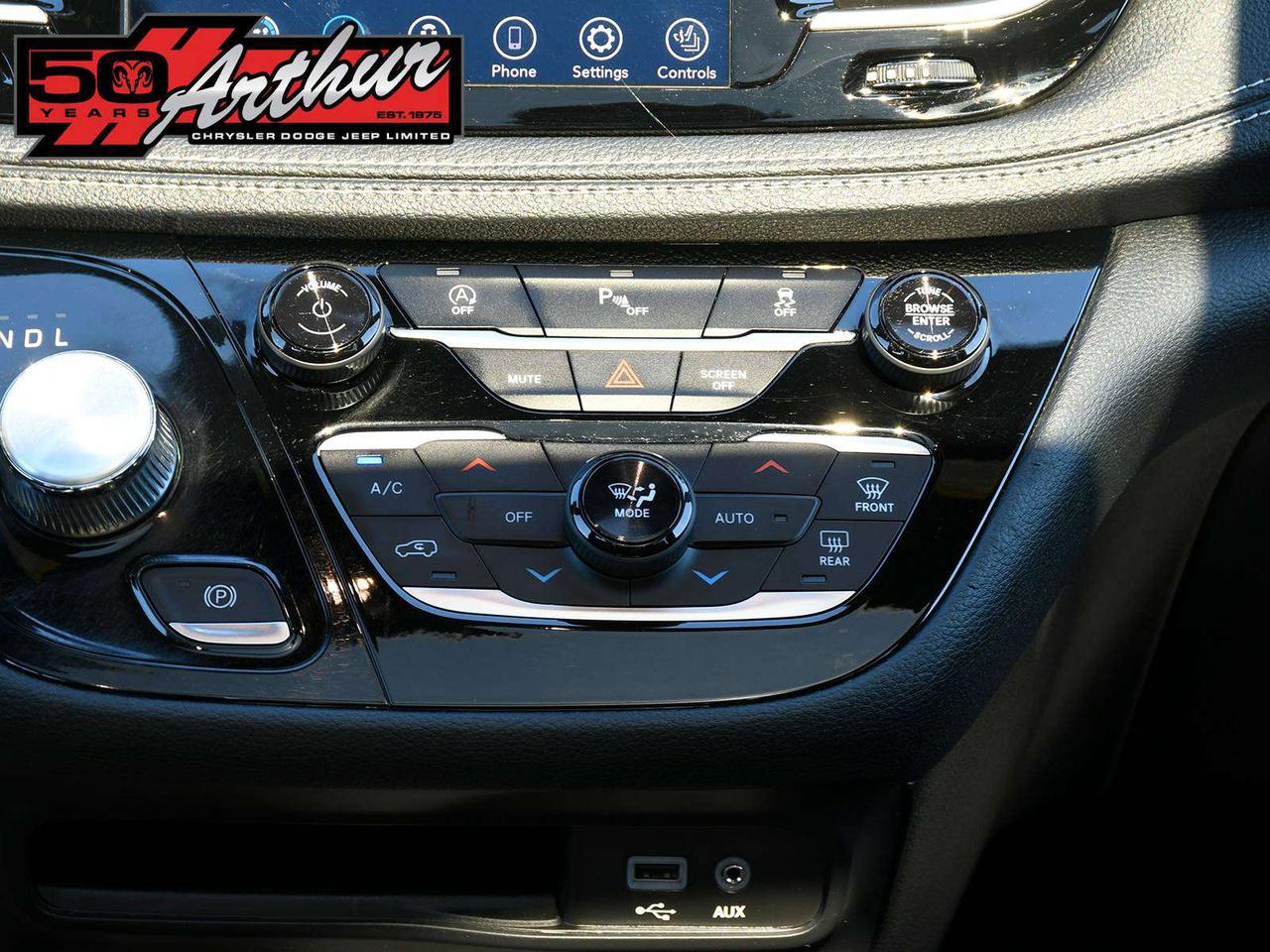 2020 Chrysler Pacifica LIMITED "S" APPEARANCE PACKAGE Photo