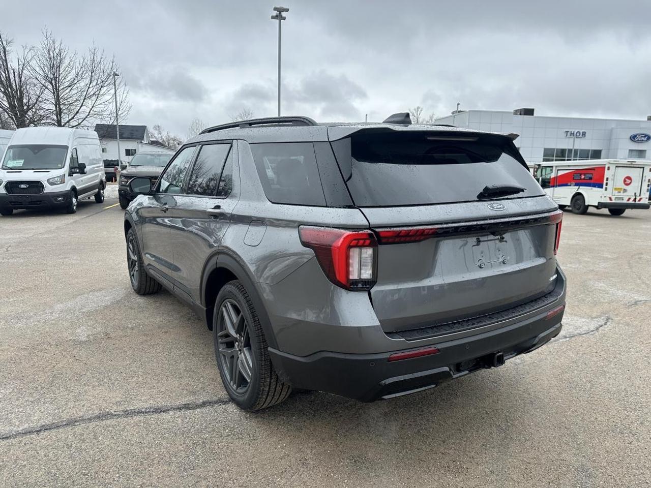 2026 Ford Explorer ST-Line 4WD Photo