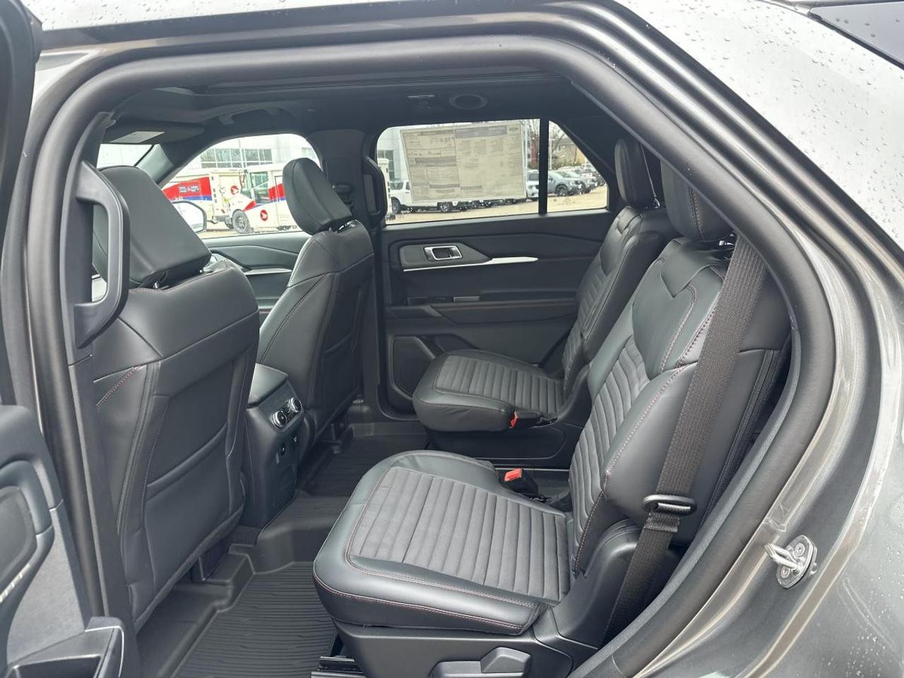 2026 Ford Explorer ST-Line 4WD Photo