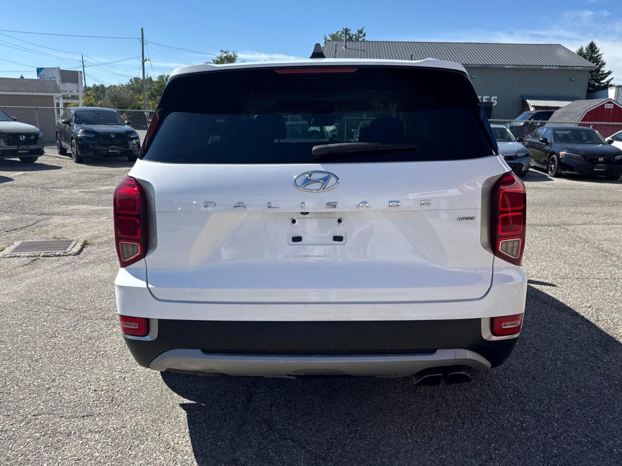 2020 Hyundai PALISADE Luxury 7 Passenger 4dr All-Wheel Drive Photo3