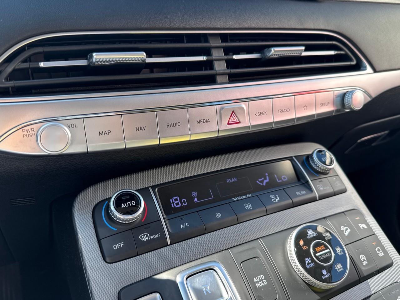 2020 Hyundai PALISADE Luxury 7 Passenger 4dr All-Wheel Drive Photo
