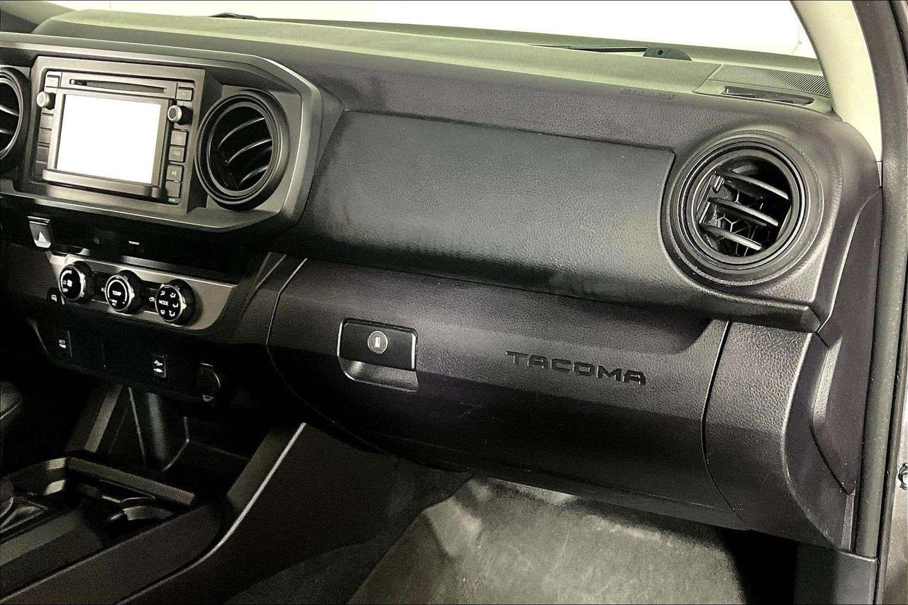 2016 Toyota Tacoma 2WD Access Cab I4 Auto SR+ Photo