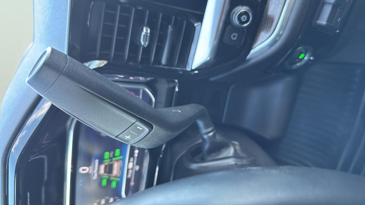 2025 Chevrolet Silverado 1500 LT1 Photo
