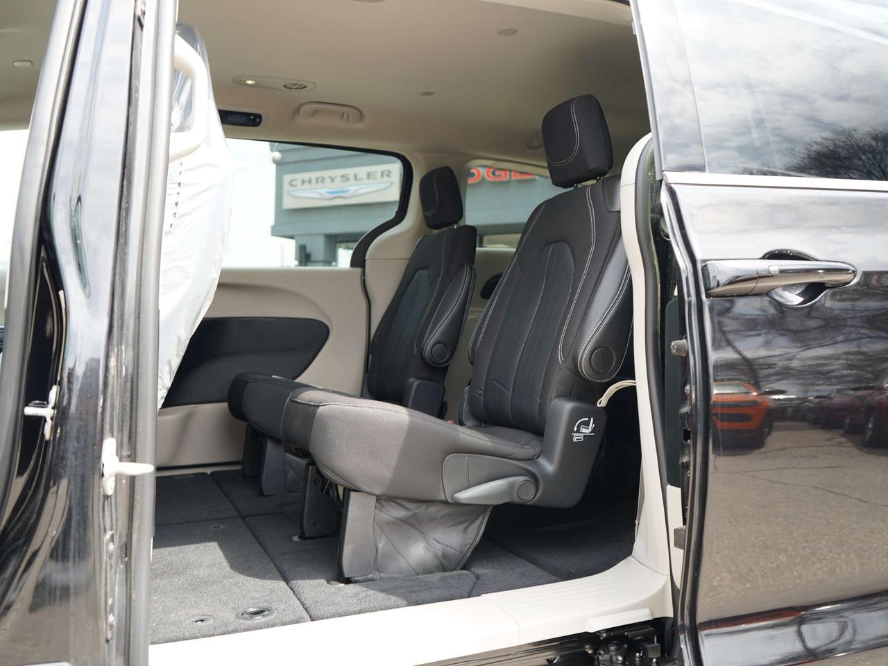 2024 Chrysler Grand Caravan SXT, 3.6L, 7 SEATER Photo