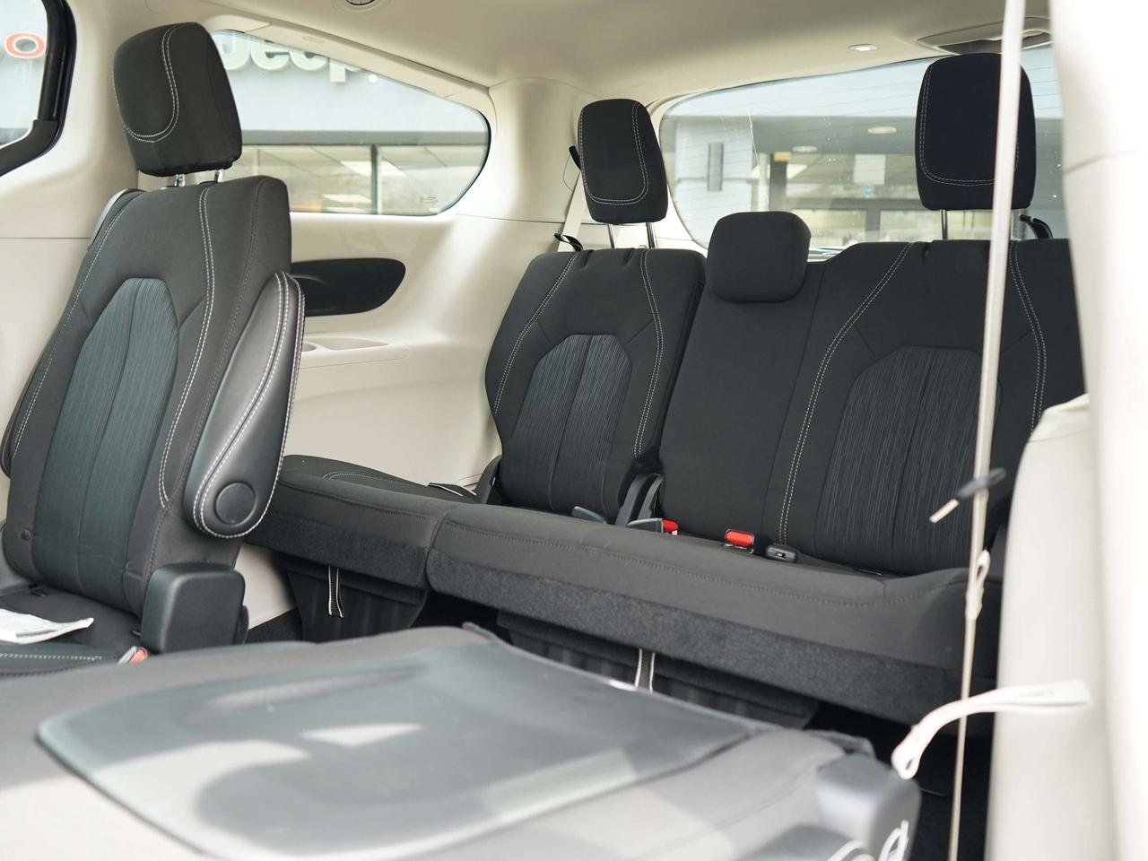 2024 Chrysler Grand Caravan SXT, 3.6L, 7 SEATER Photo