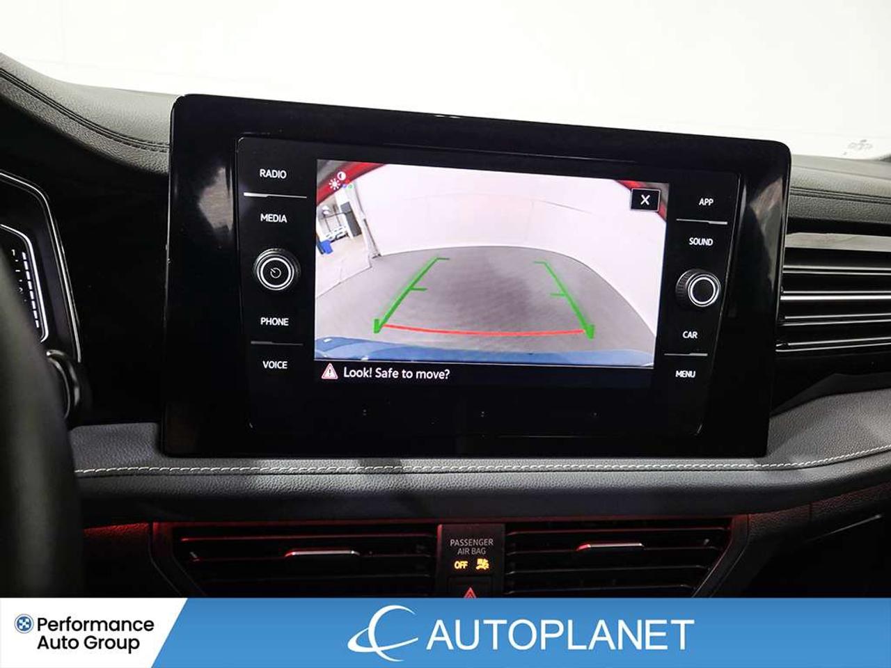 2025 Volkswagen Jetta Comfortline, Sunroof, Back Up Cam, Apple CarPlay! Photo