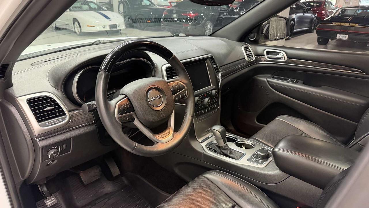 2018 Jeep Grand Cherokee OVERLAND 4x4 ECODIESEL LOW KMS ACCIDENT FREE Photo
