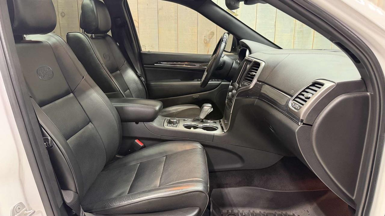 2018 Jeep Grand Cherokee OVERLAND 4x4 ECODIESEL LOW KMS ACCIDENT FREE Photo