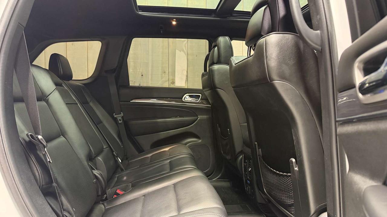 2018 Jeep Grand Cherokee OVERLAND 4x4 ECODIESEL LOW KMS ACCIDENT FREE Photo