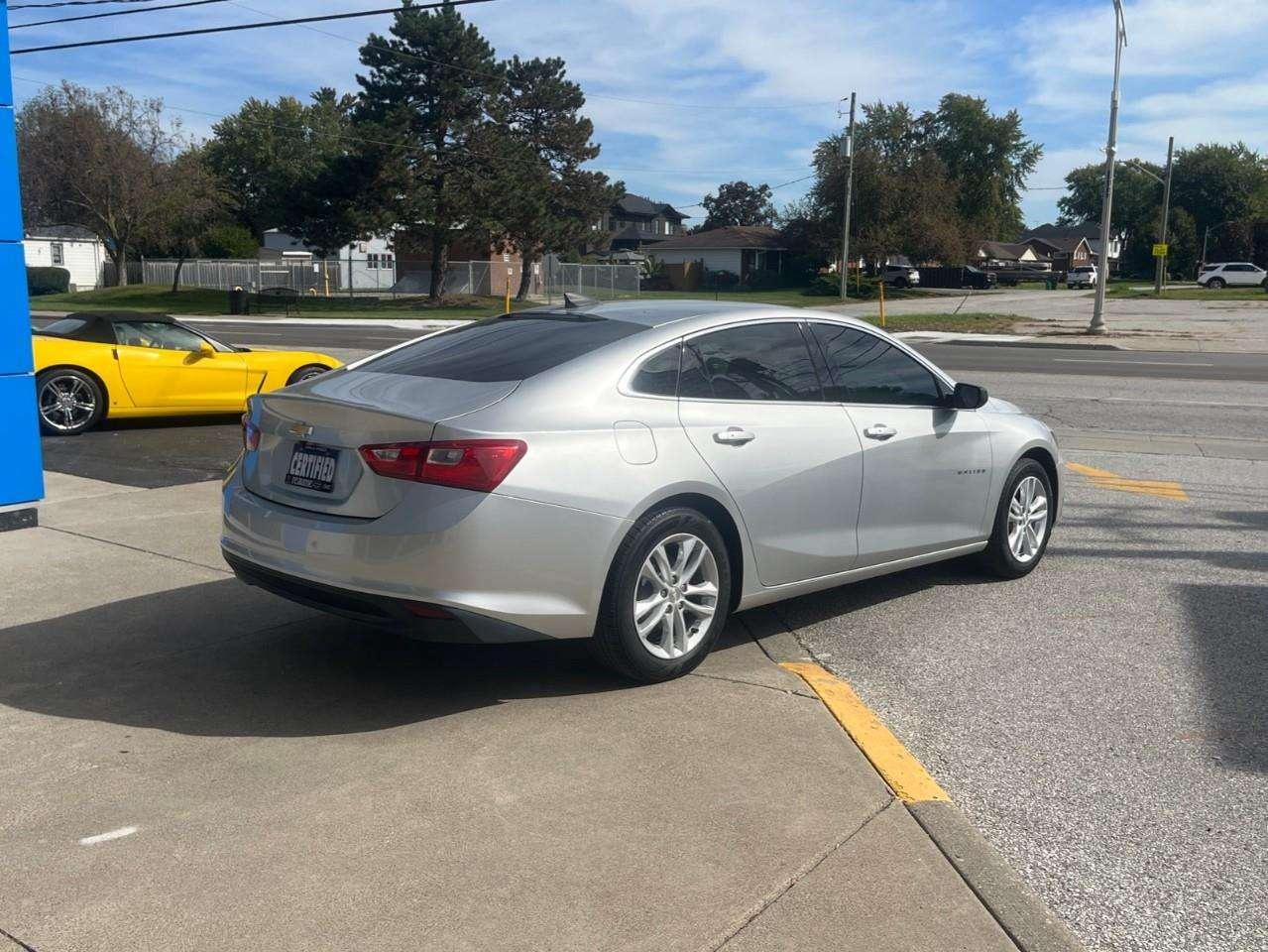2017 Chevrolet Malibu 1LS Photo4