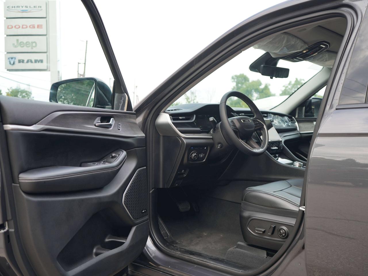 2023 Jeep Grand Cherokee 4XE, CARPLAY, NAVI Photo