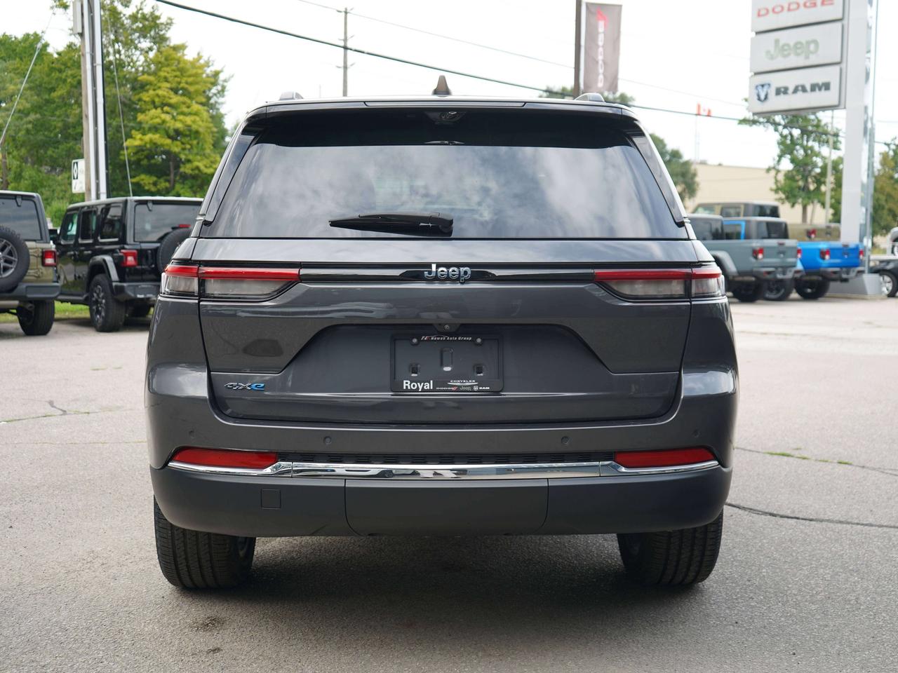 2023 Jeep Grand Cherokee 4XE, CARPLAY, NAVI Photo