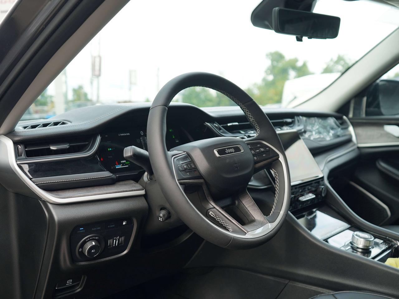 2023 Jeep Grand Cherokee 4XE, CARPLAY, NAVI Photo