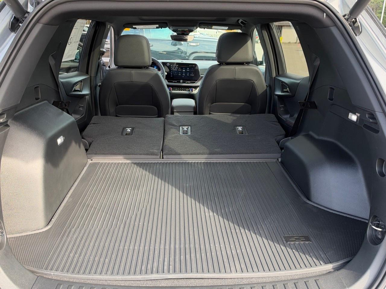 2027 Chevrolet Equinox AWD RS Photo