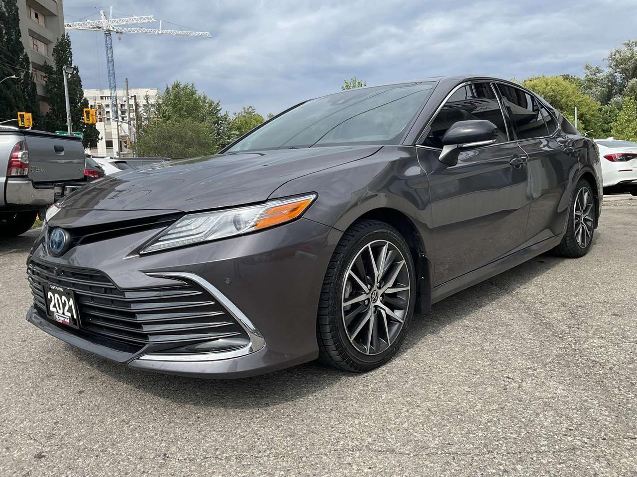 2021 Toyota Camry XLE - LEATHER! NAV! 360 CAM! HUD! SUNRIOOF! Photo