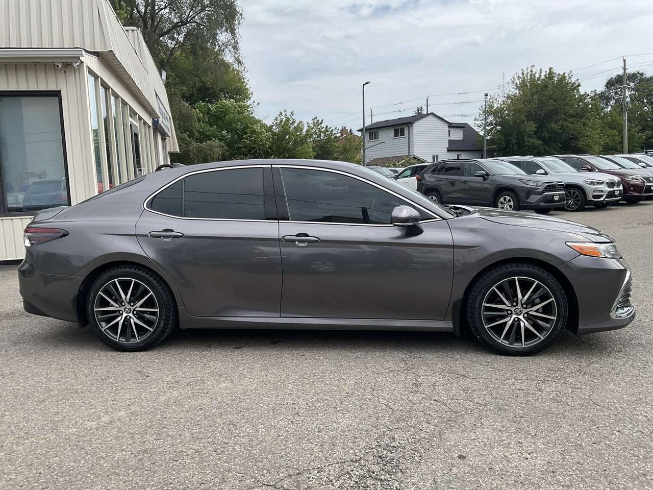 2021 Toyota Camry XLE - LEATHER! NAV! 360 CAM! HUD! SUNRIOOF! Photo