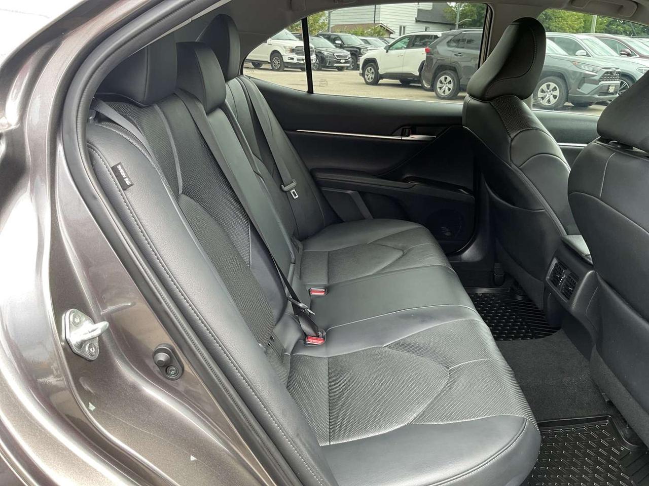 2021 Toyota Camry XLE - LEATHER! NAV! 360 CAM! HUD! SUNRIOOF! Photo